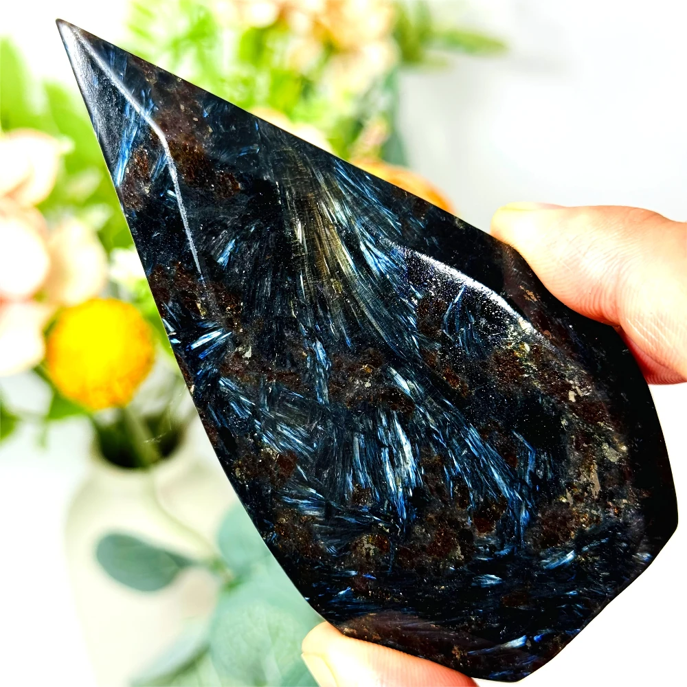 

Полированный камень Астралит сине-золотых оттенков