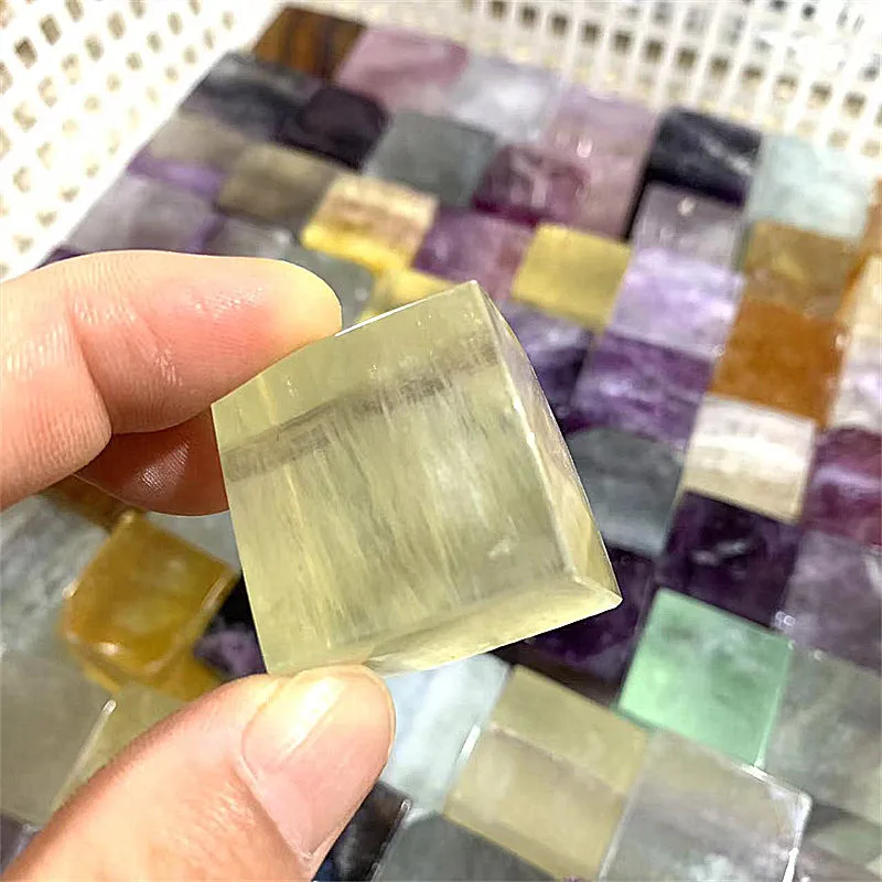 Радуга флюорита из натурального полированного драгоценного камня Хрустальный