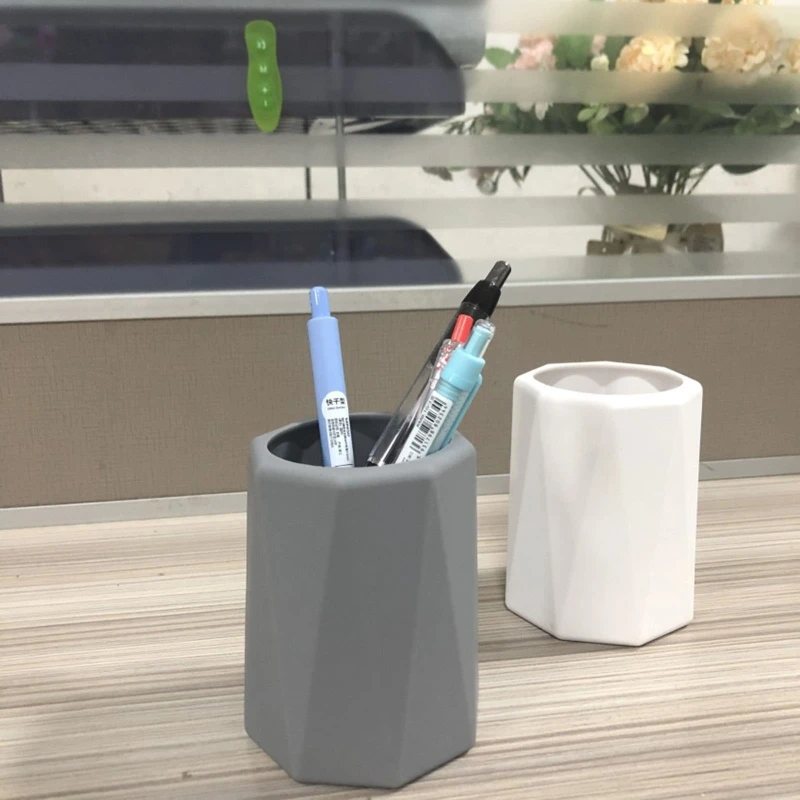 

Geometric Silicone Pencil Holder Desktop Storage Container for Colored Pencil Crayon Paint Brushes Art Studio Office