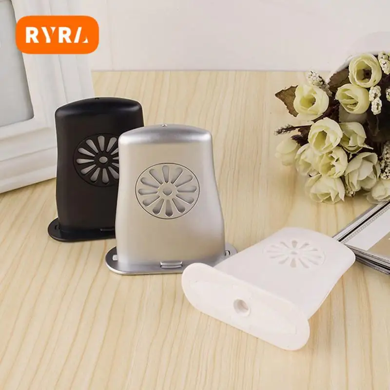 

Acoustic Guitar Sound Hole Humidifier Anti-drying Moisture Tank Portable Guitar Humidifier Instrument Care Humidity Adjustment