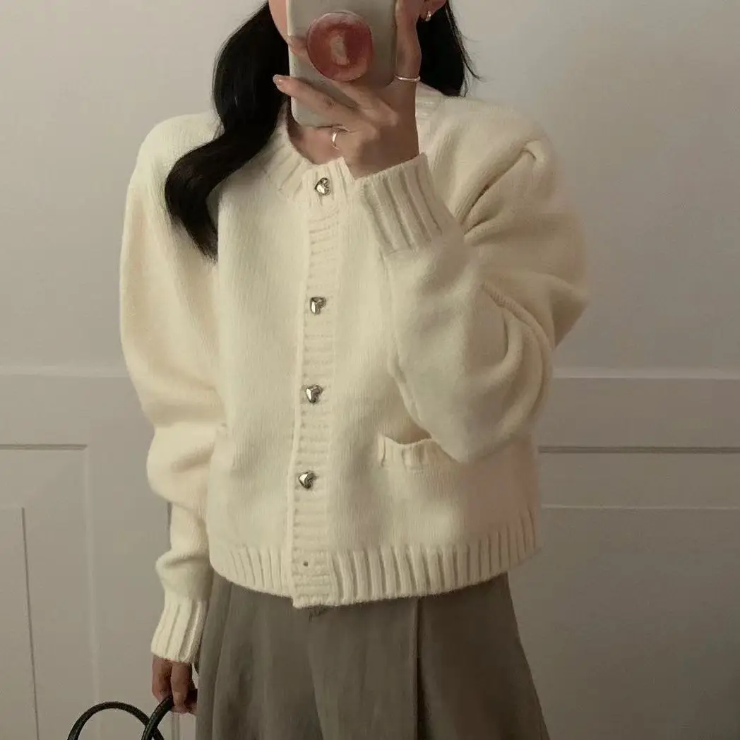 

Женский однобортный Кардиган Love, винтажный свитер с рукавами-фонариками и круглым вырезом, Вязаный топ с карманами, осень 2023