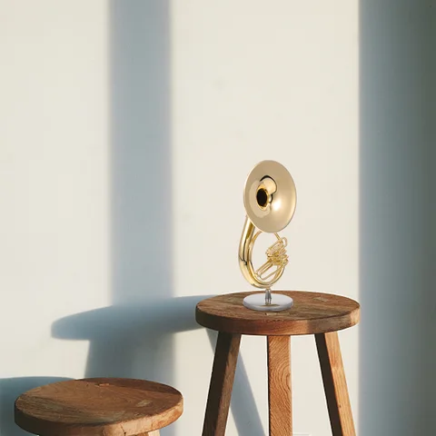 Модель музыкального инструмента, миниатюрная фигурка Sousaphone, настольное украшение, маленькое покрытие 24-каратным золотом, медь, изысканный реалистичный офис - изображение