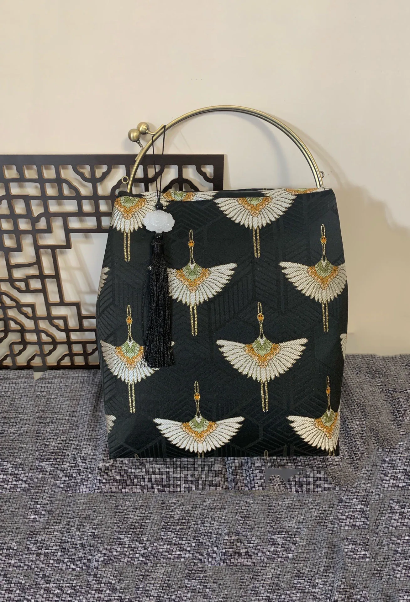 ОЧЕНЬ В ВИНТАЖНОЙ жаккардовой ткани Черный золотой журавль металлический каркас