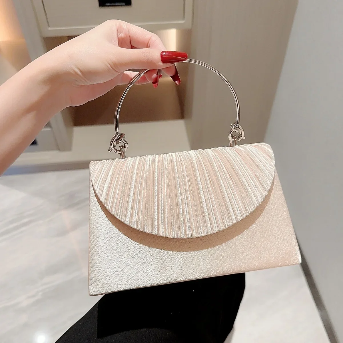 

Fashion Elegant Satin Evening Bag For Women Simple Apricot Fold Flap Clutches Silver Metal Handle Handbags Ladies Party Clutch