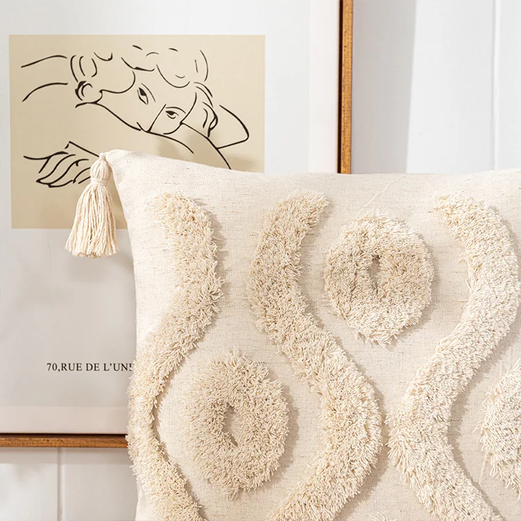 Наволочка для подушки с кисточками 45x45 см бежевая белая искусственная Подушка