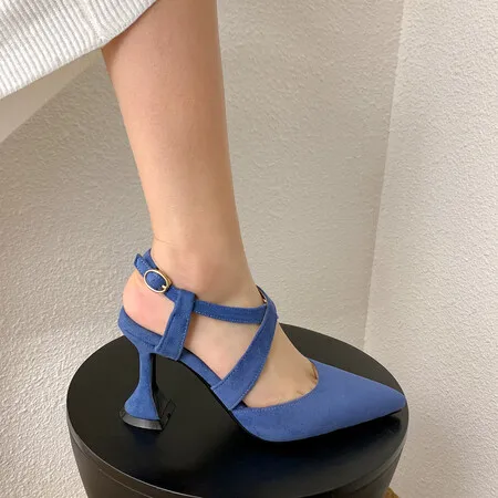 

Oversize Large size Big size High-heeled shoes Pointed suede single shoes simple fashion commuter banquet