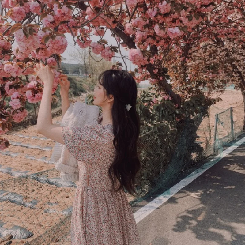 

New Korean Version of The Ghost Horse Girl ~ Chic Loose Floral Square Neck Puff Sleeve Dress Dresses for Women Strawberry Dress