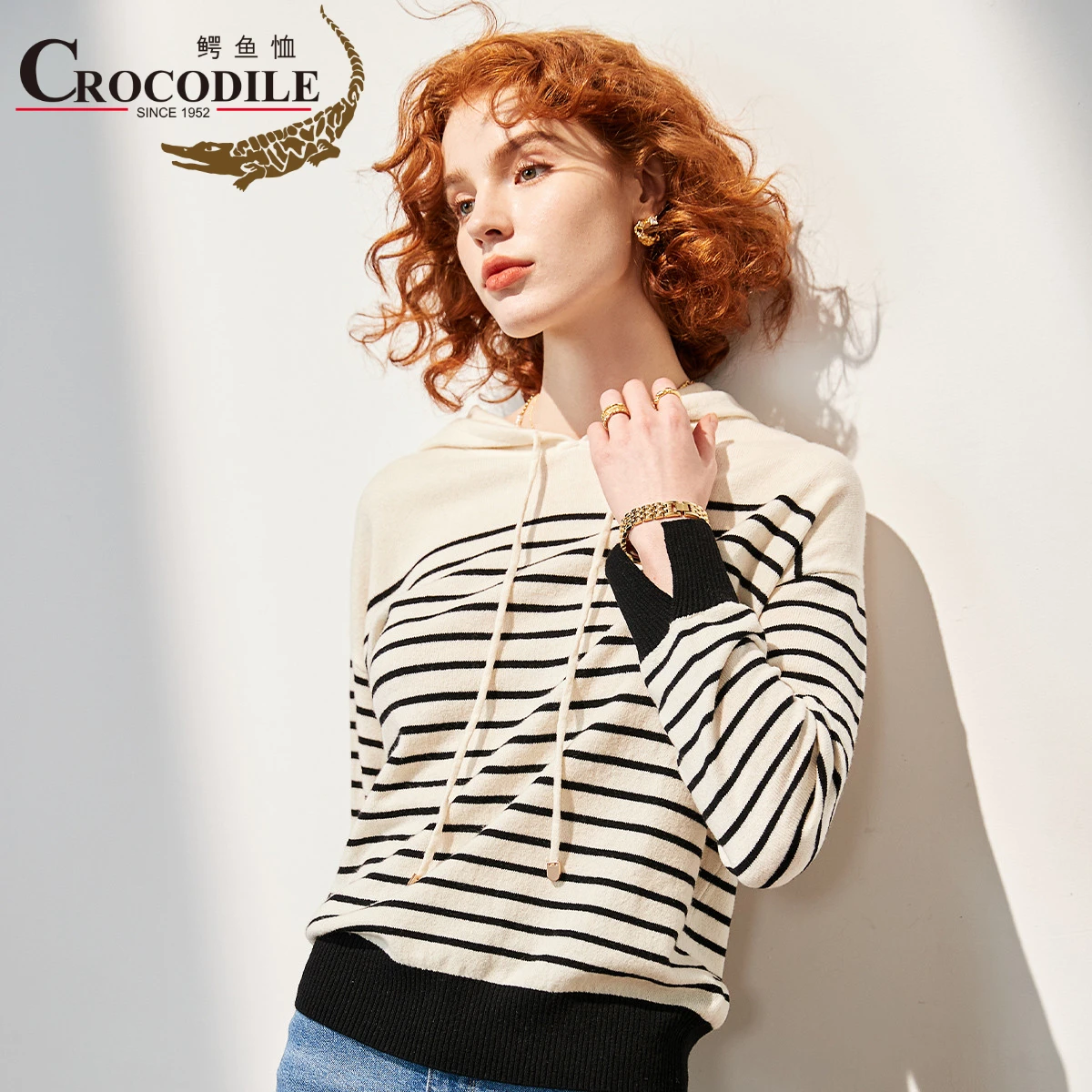 

Crocodile Newest Winter Pure Woolen Sweaters For Women Black and White Stripe Hooded Pullover Can Be Worn Inside Or Out Knitwear