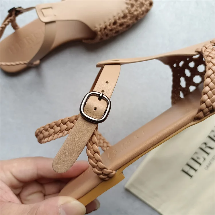 HEREU 2022 New Summer Brown Vintage Sandals For Women Luxury Designer Fashion Weave Calfskin T Shape Flat Shoes French Style
