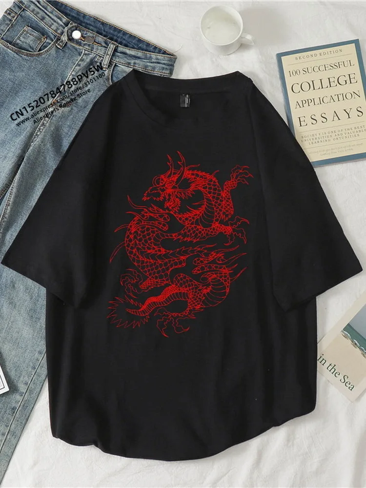 Футболка женская базовая с круглым вырезом готический принт дракона