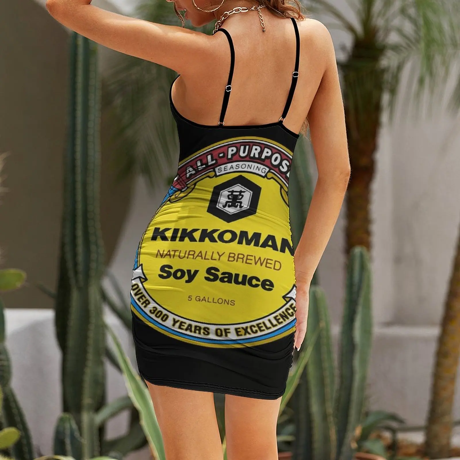 Универсальное платье на бретельках Kikkoman с принтом соевого соуса роскошные