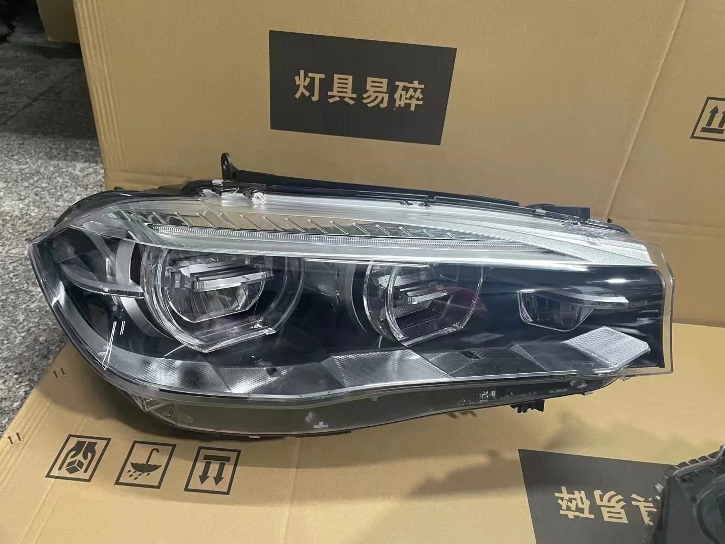 Оптовая продажа оригинальных адаптивных светодиодных фар F15 подходящих для BMW X5 X6