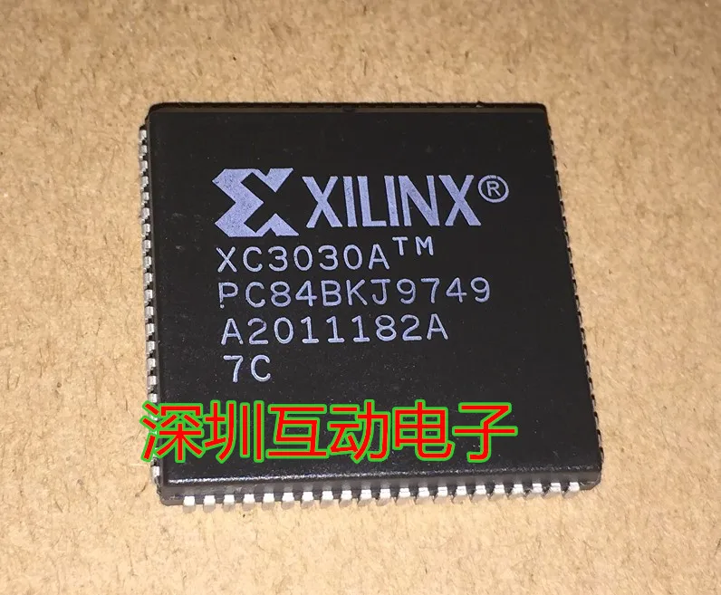 Бесплатная доставка, Φ PLCC84 XILINX IC 10 шт.