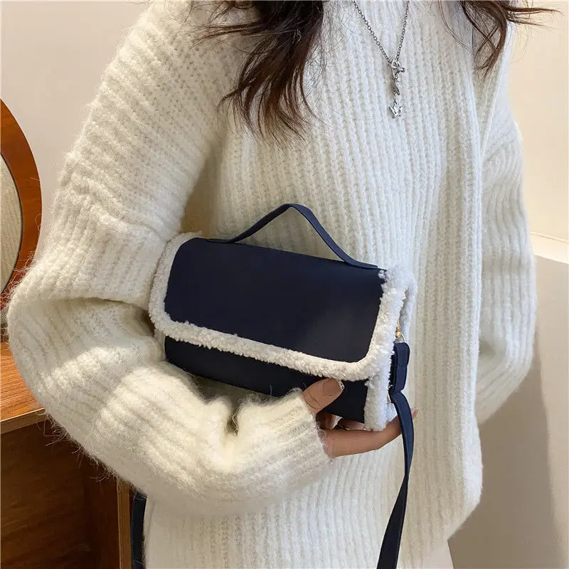 Женская сумка через плечо Наплечная Сумка плюшевая зимняя теплая роскошная