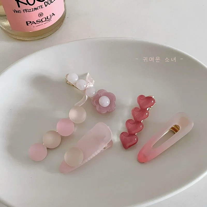 

Пара розовых милых зажимов для волос в Корейском стиле