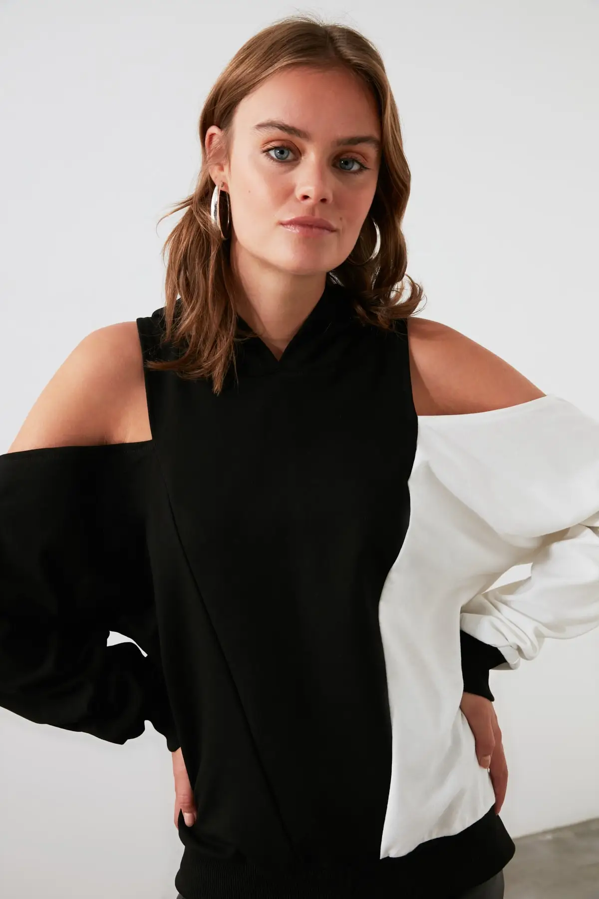 Trendyol Black With Color Block Sweatshirt TWOAW20SW0080 | Женская одежда