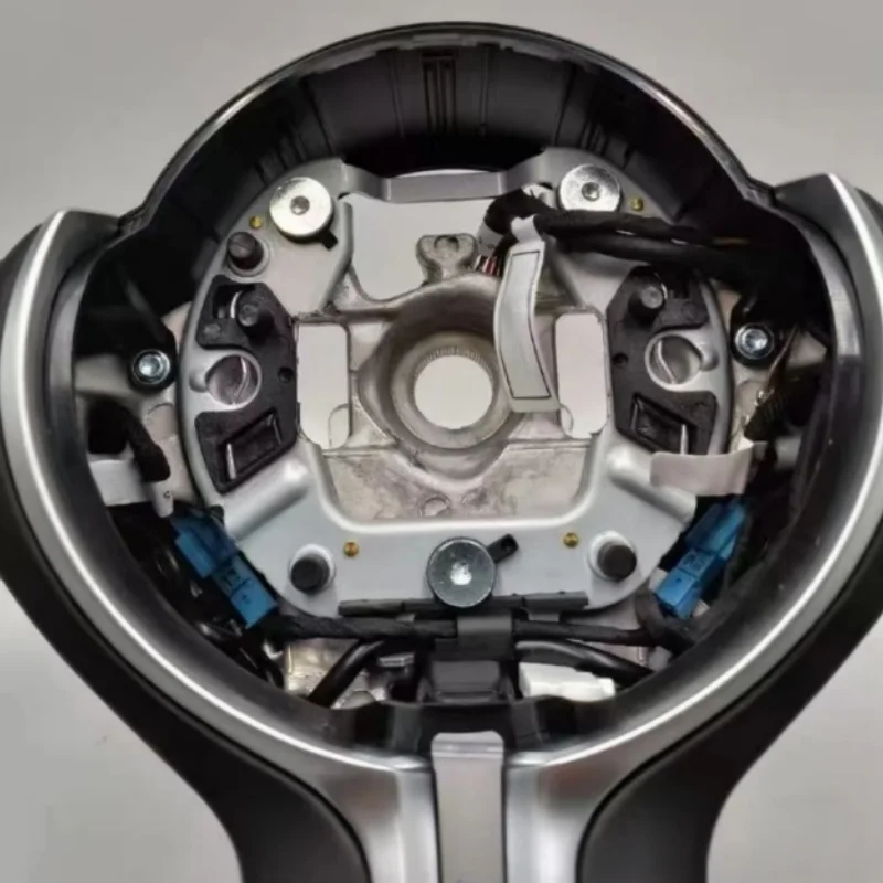 Фото Индивидуальная кожаная отделка руля для BMW M3, серий F (F36, F30, F10, F15, F20, F22, F25, F32, F01, F02, F06, F07) и M5, автоаксессуары №3