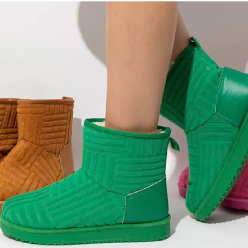 2022 Winter New Thick Bottom Plus Velvet Thick Snow Boots Women's Fashion Large Size 43 Warm Towel Short Boots Cotton Shoes