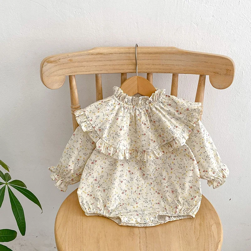 

Детское боди с цветочным принтом и воротником-стойкой