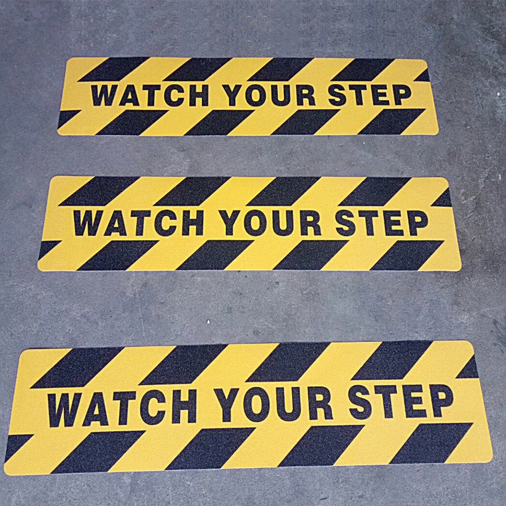 Рисунок 3 - Наклейка на пол с надписью «Watch Your Step»