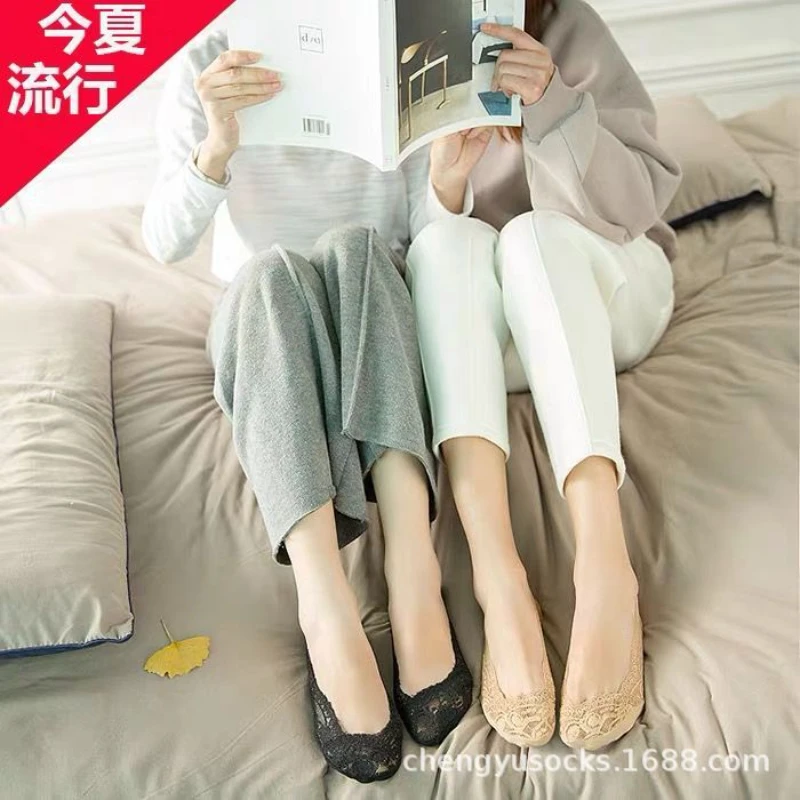 Lace boat socks women's silicone non-slip large size women's socks summer 40-43 pure cotton shallow mouth invisible socks