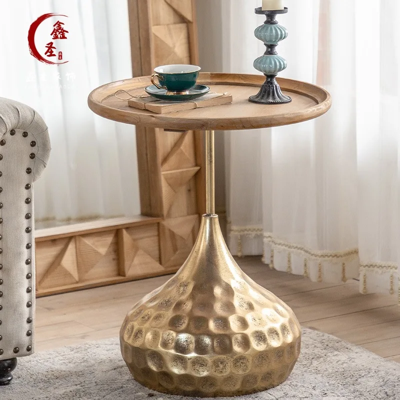 Маленький круглый стол в американском ретро стиле из массива дерева угловой