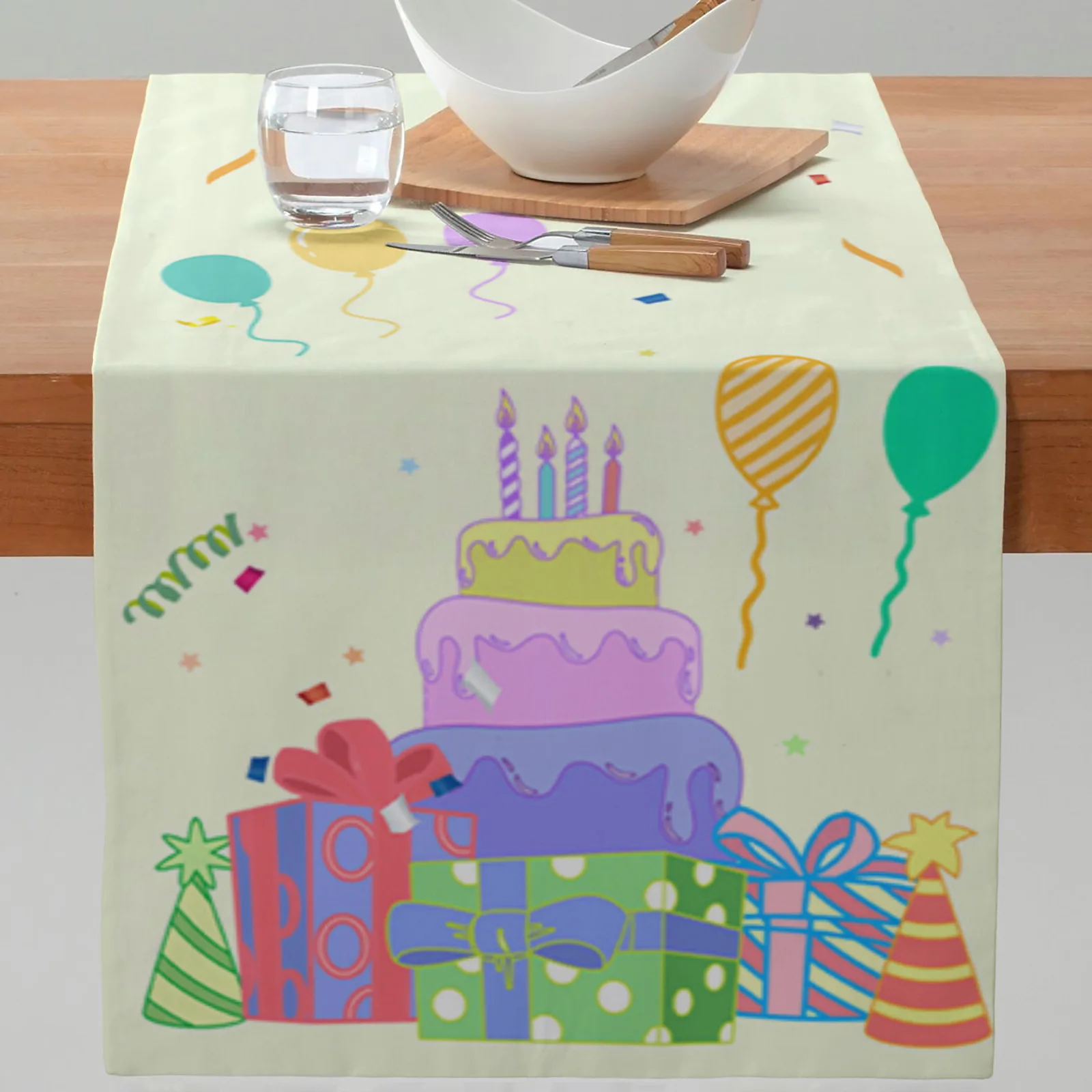 

Скатерть «С Днем Рождения» из водонепроницаемого полиэстера