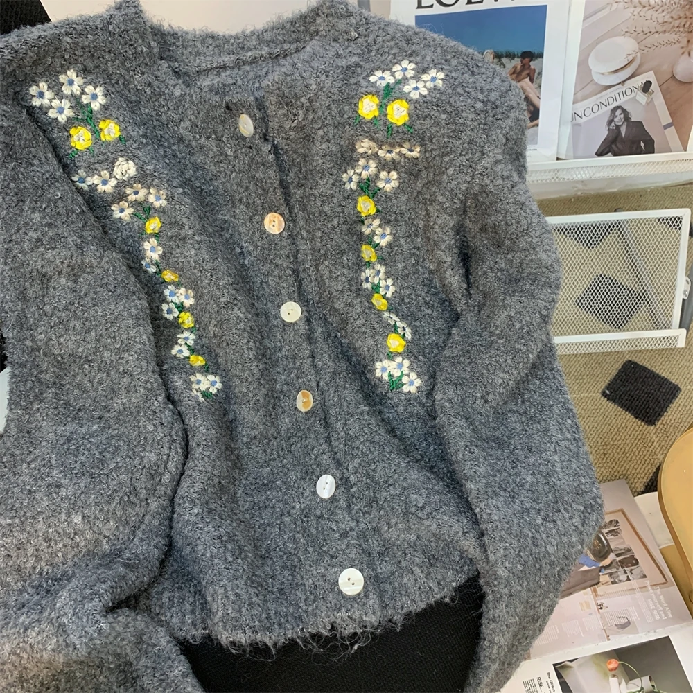 Плюс размер Вчора жаккардовый вязаный кардиган с романтической вышивкой женский