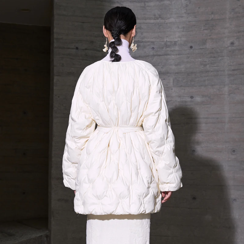 Women's 2022 Winter Pullover Design Sense Niche Profile White Duck down Thickened Warm Short Coat down Jacket enlarge