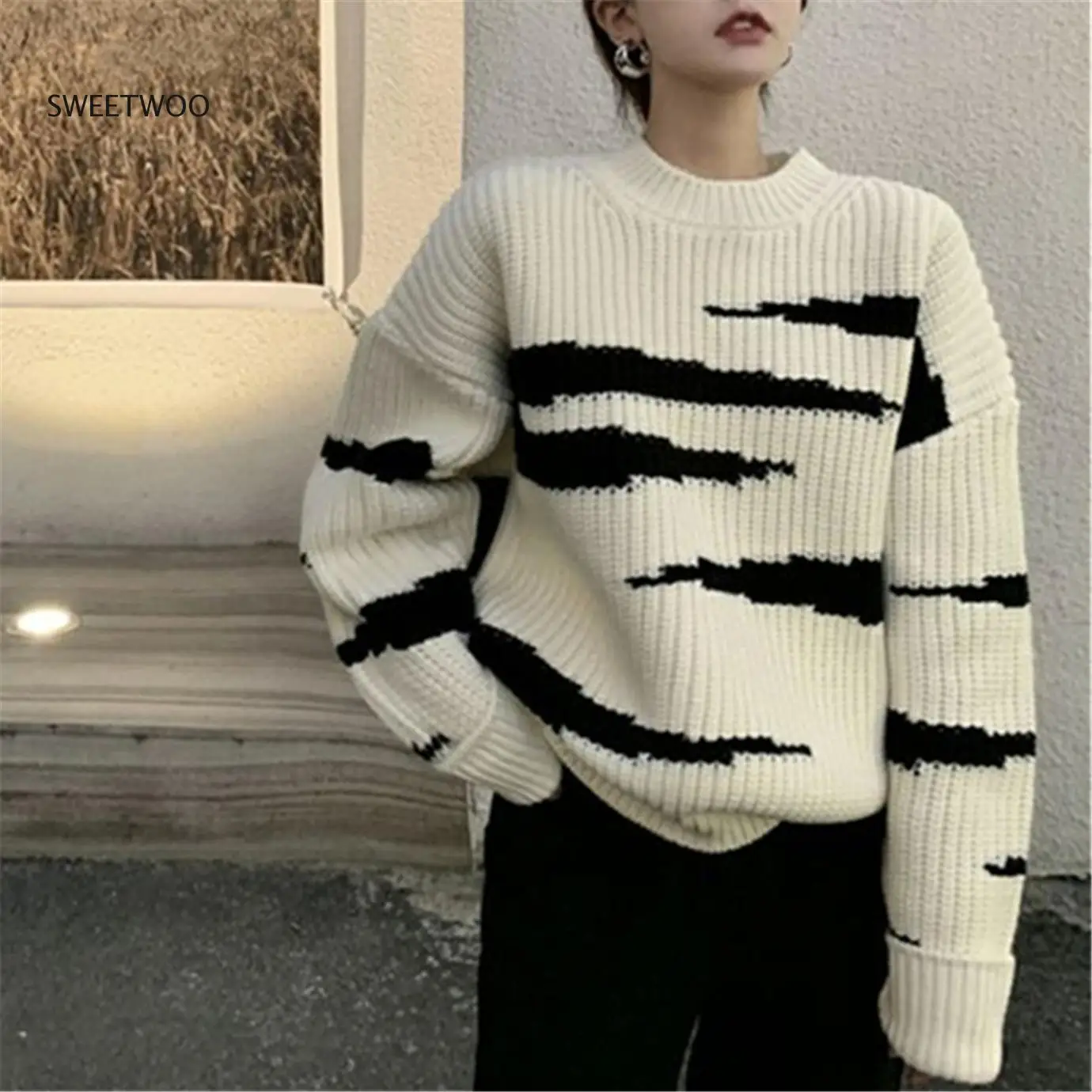 

2022 Autumn Winter New Striped Sweater Coat for Women Vintage Simple O Neck Loose Knitted Tops Female Casual Warm Sweaters