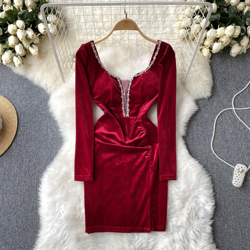 

Autumn and Winter U-neck French Hepburn Style Celebrity Bottoming Waist Thin Temperament Velvet Dress