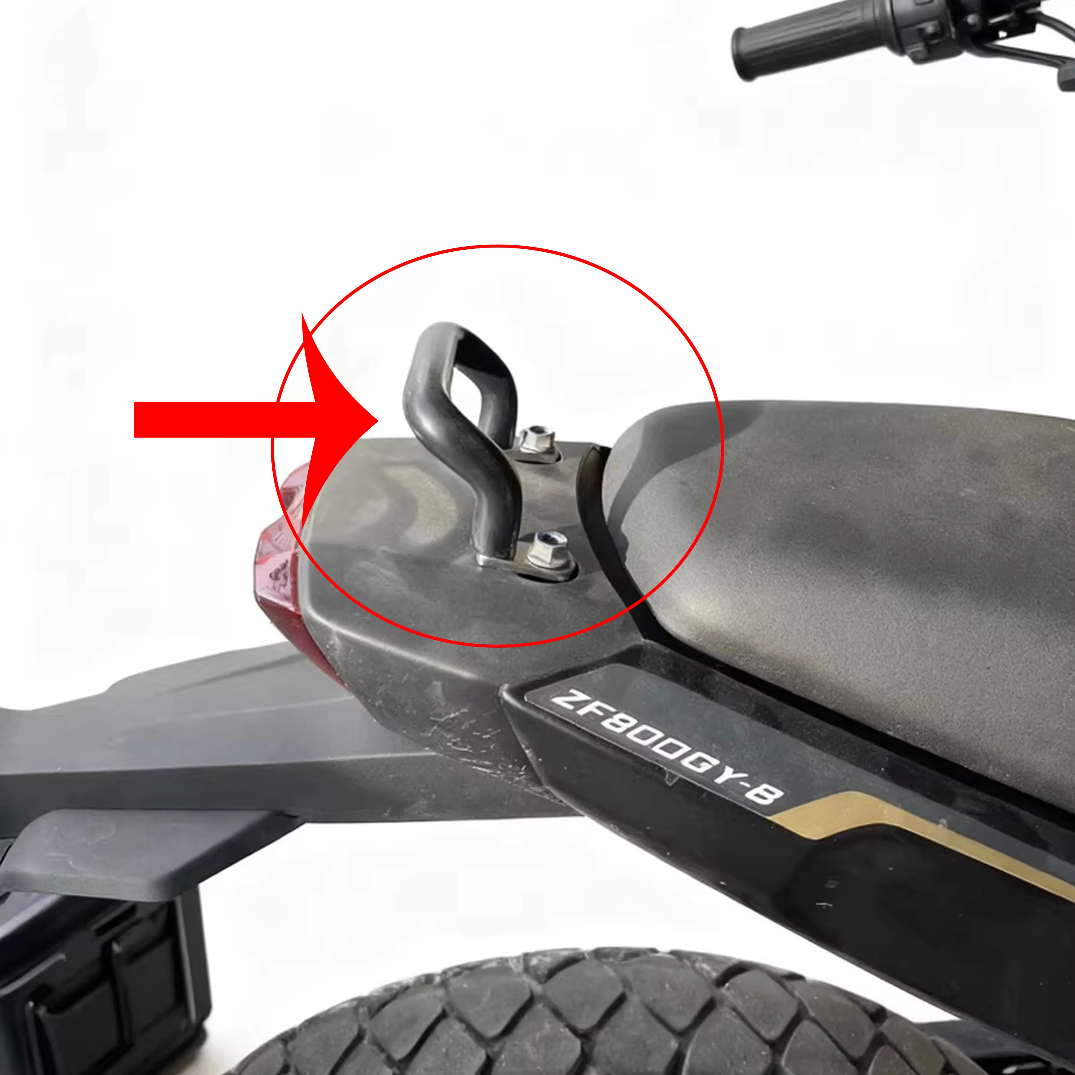 

Новые аксессуары для мотоциклов KOVE 800X 800-X: задний багажник, кронштейн, задняя ручка и багажная полка.