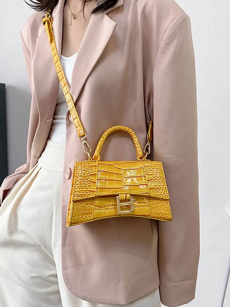 Fashion Women's Snake Skin Embossing Bags Trend Metal Decoration Portable Shoulder Bag 2023 Female Casual High Street Chic Wear