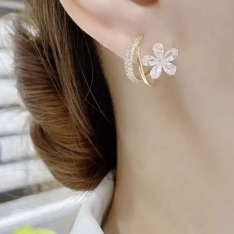 

Modern Women's Earrings Simple 2022 Hoop Earrings Flower Gold Fashion Earrings Tragus Piercing Birthday Party Wedding Jewelry