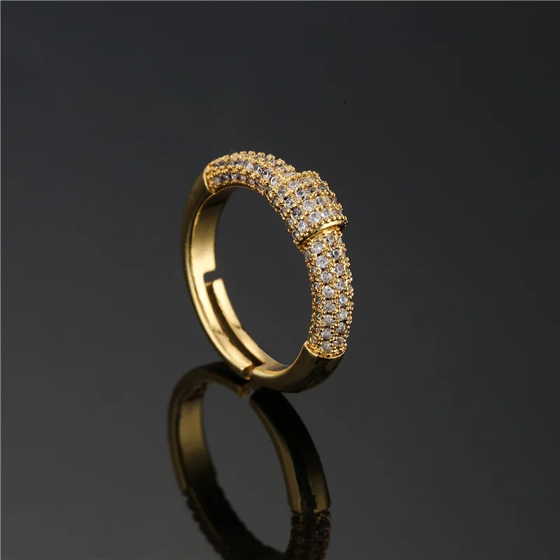 

Женское медное геометрическое кольцо с цирконием класса ААА