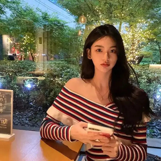 Корейский вязаный свитер Pure Lust Стиль на одно плечо в контрастную полоску