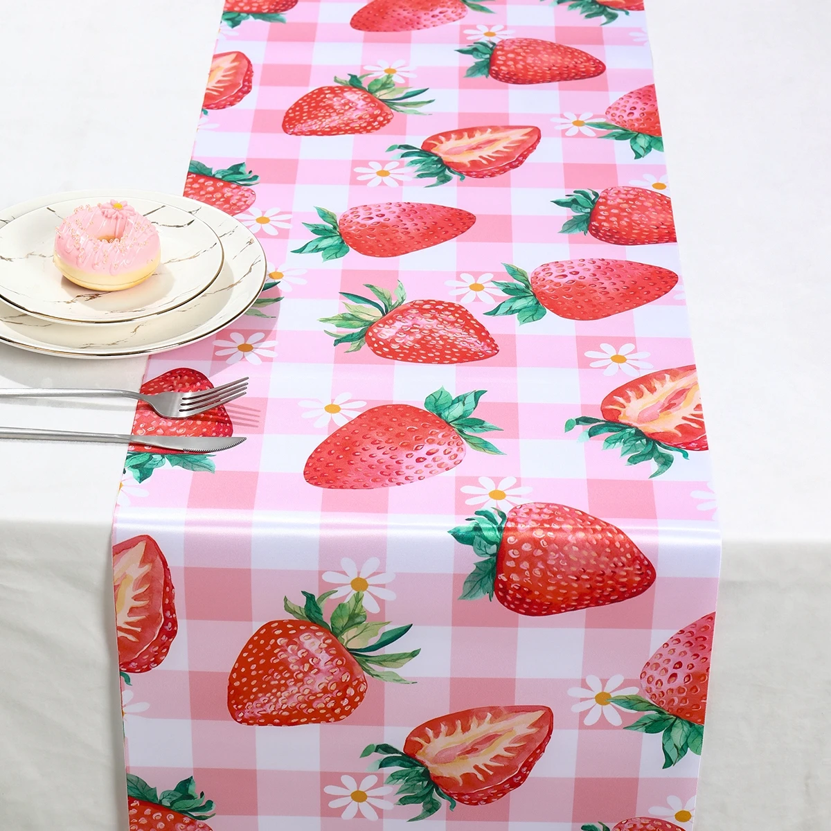 Скатерть в виде клубники для детей праздничный декор дня рождения с клубникой