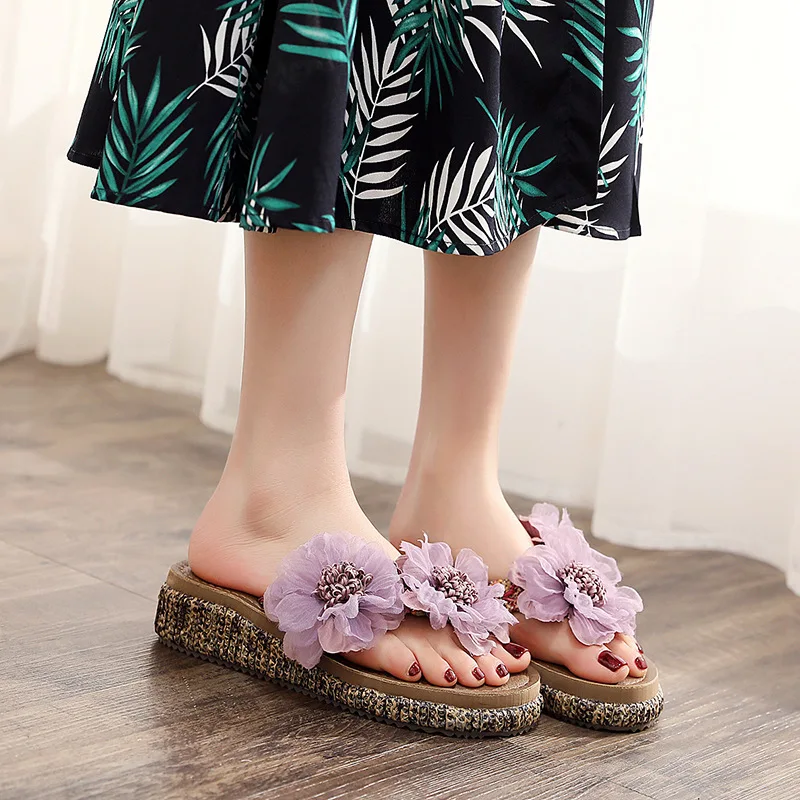 

Med On A Wedge Female Shoes Rubber Flip Flops House Slippers Platform Luxury Slides Summer Clogs Woman Flower 2022 Hawaiian Desi
