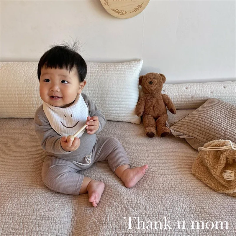 

Слюнявчик для новорожденных мягкое удобное газовое треугольный шарф из чистого хлопка не срыгивающее молоко водостойкое слюнявчик Новинк...