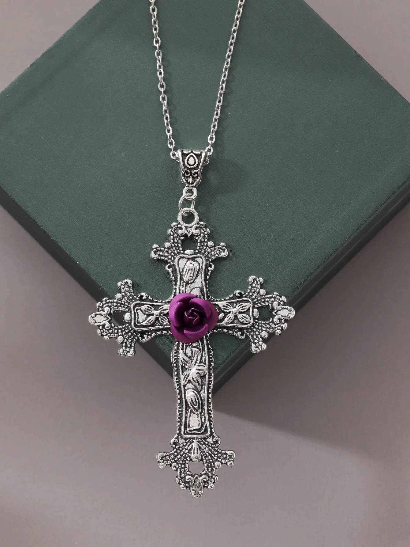 Ожерелье с подвеской в виде больших роз серебряный крест стиле ретро женский
