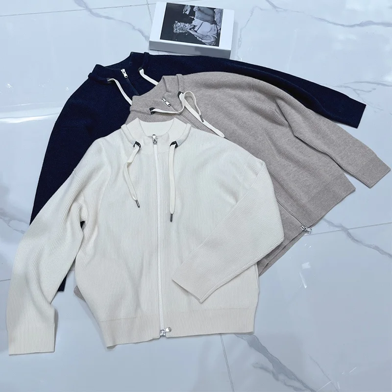 Рисунок 5 - Женский Повседневный брючный костюм AW