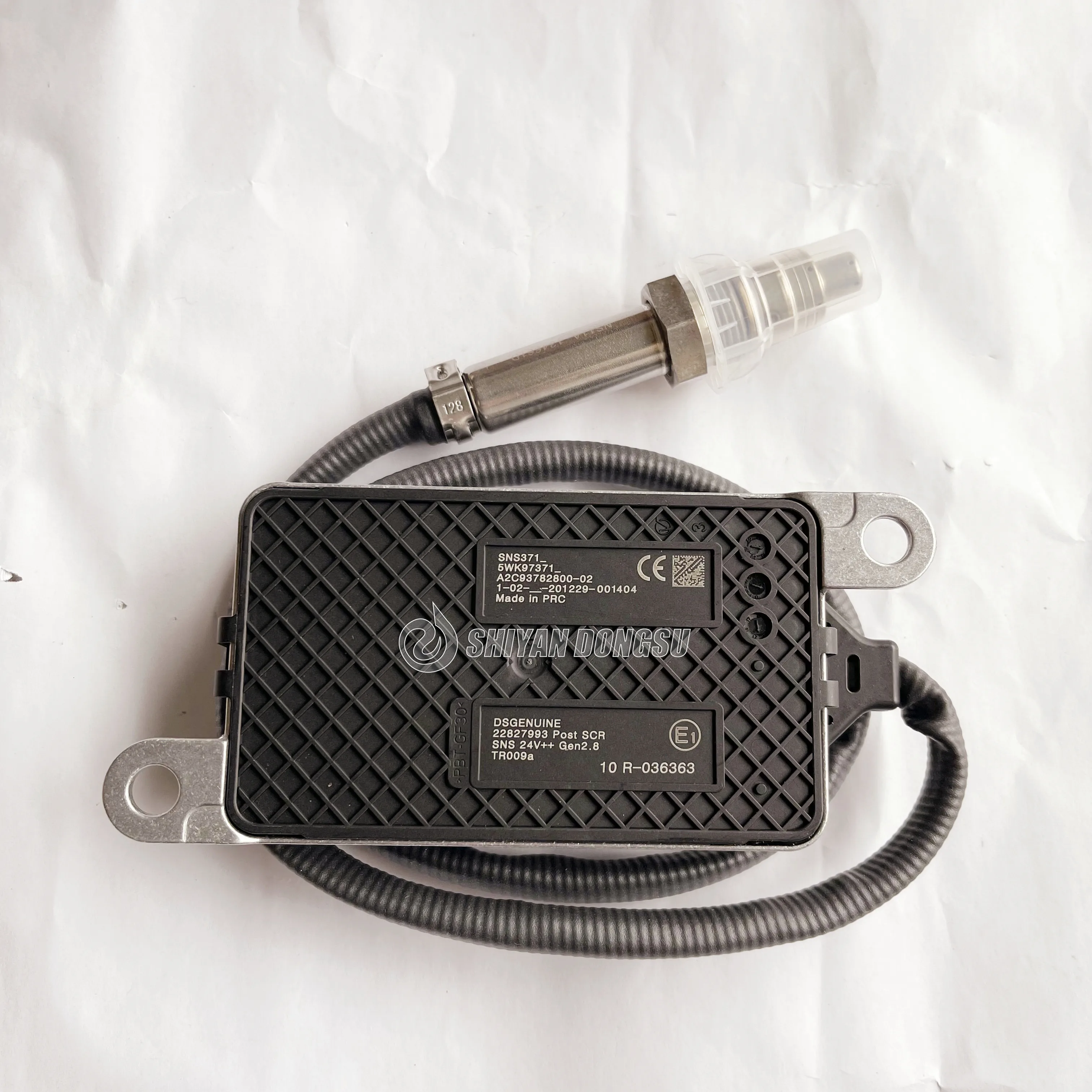 Датчик кислорода Kerax FH B5FH датчик содержания азота 5WK97371 22827993