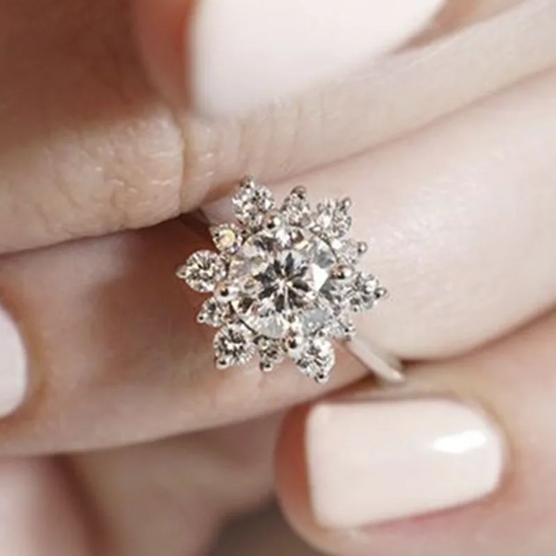 

2023 Fashion Women's Snowflake Ring with Shiny Crystal Rhinestone Zircon Metal Ring for Women's Wedding High Quality Jewelry