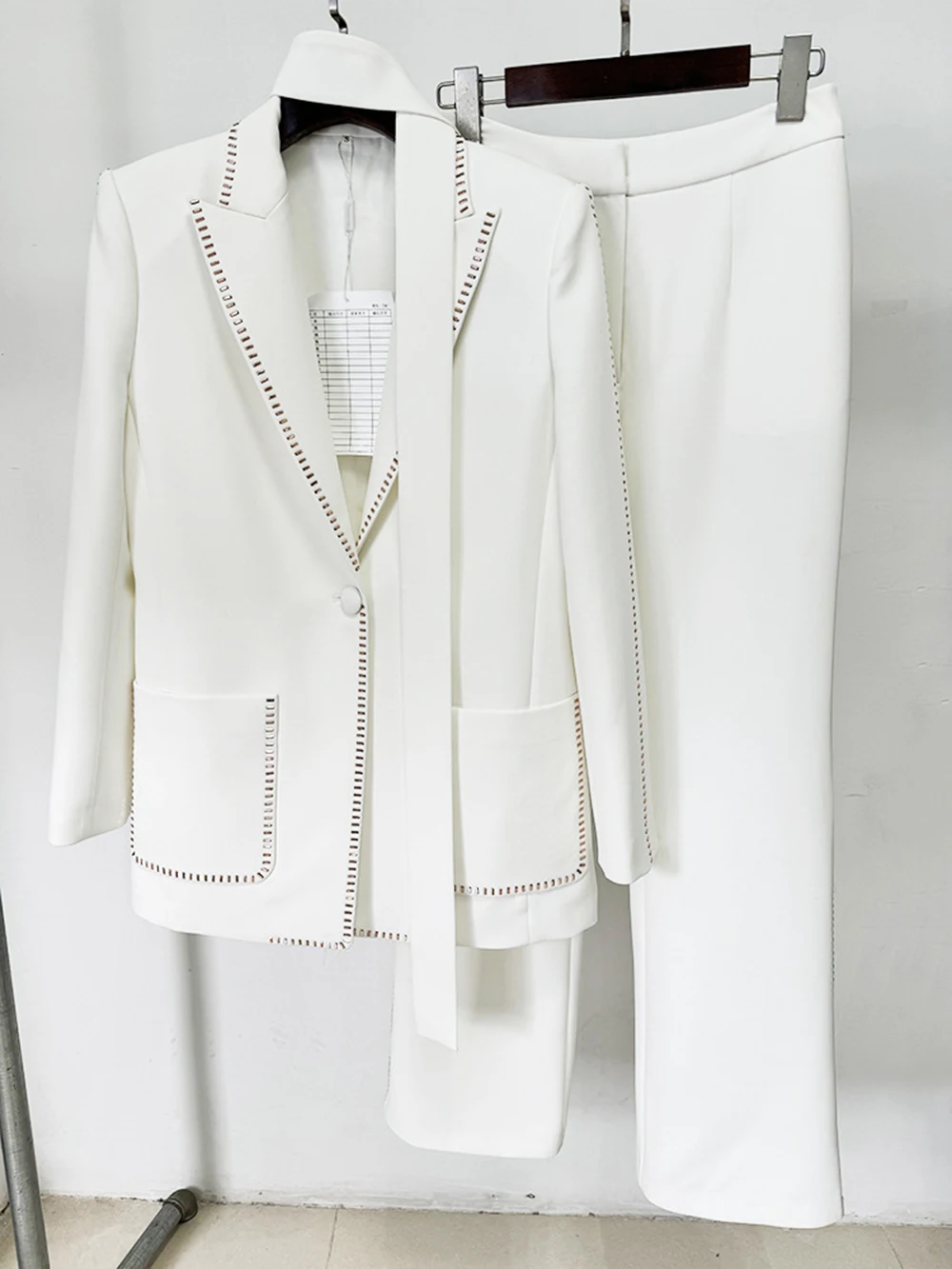 Высококачественный Белый Элегантный брючный костюм с заклепками Modphy женский