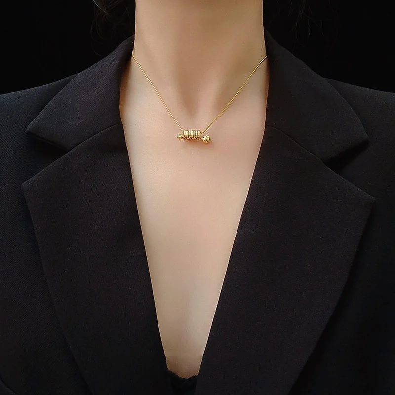 

2023 new tide ins cold wind niche simple personality temperament spiral spring double bead collarbone necklace