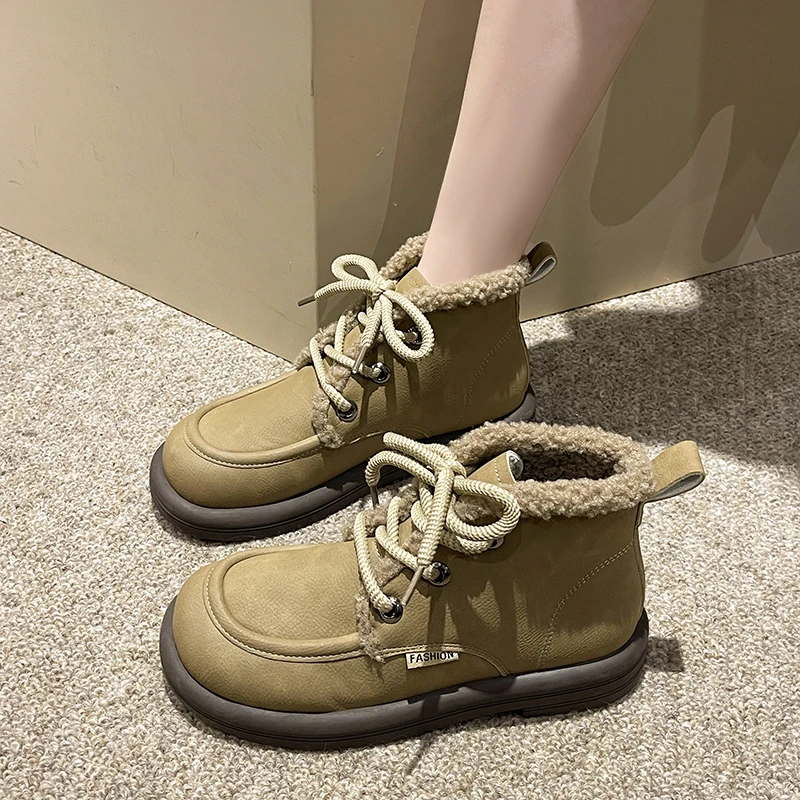 Женские ботинки на плоском каблуке. Зимняя обувь для женщин. Австралийские