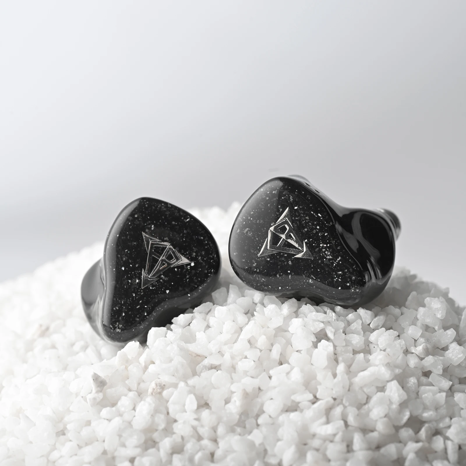 Фото Hisenior Mega7 4BA(Сонеон)+2BA(Knowles) +1DD 7-драйверы Hybrid HiFi IEM 4,4 мм 0,78 2pin №5