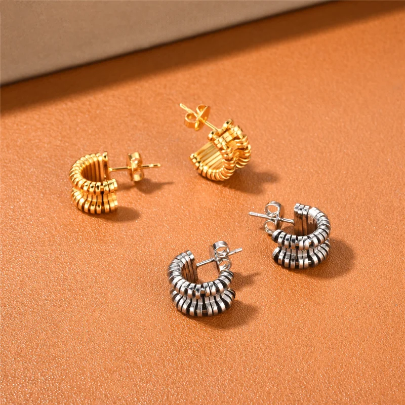 

Женские серьги-гвоздики из латуни, с геометрическим узором