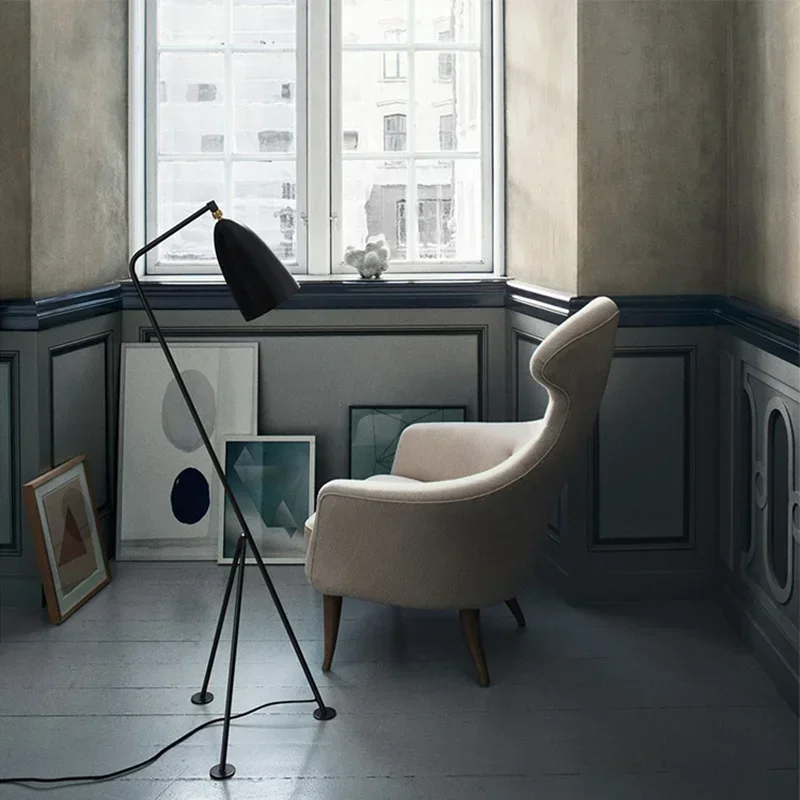 Напольная лампа в скандинавском стиле