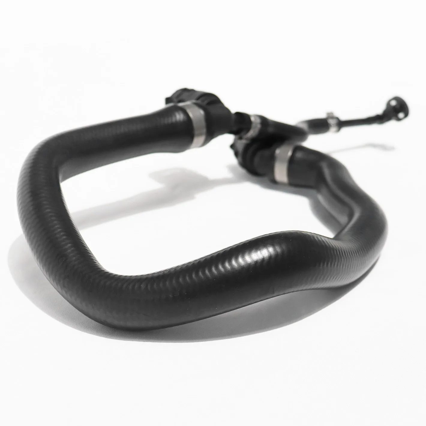 Шланг охлаждающей жидкости двигателя интеркулер 2225018691 для Mercedes Benz W222 S63 S65 S550 |